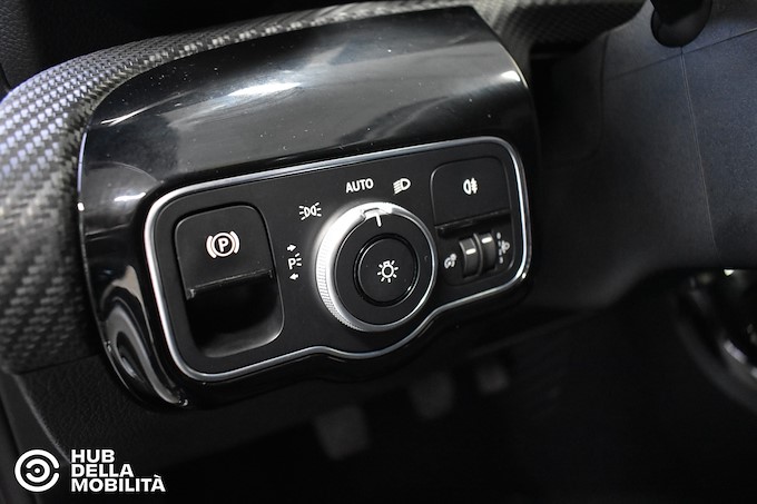 MERCEDES-BENZ A 180 d Executive